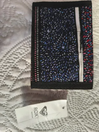 Cartera Roxy Negra y Azul