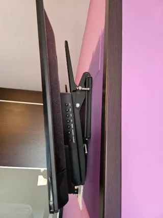 Televisor con soporte