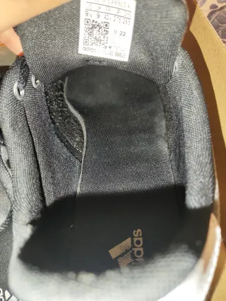 Zapatillas Adidas Grises y Blancas