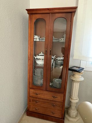 Vitrina de salón madera y cristal