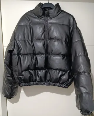 Cazadora acolchada efecto piel mujer