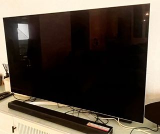LG OLED55B7V 55 TV con base y mando