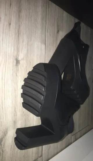 Botines de tacón negros