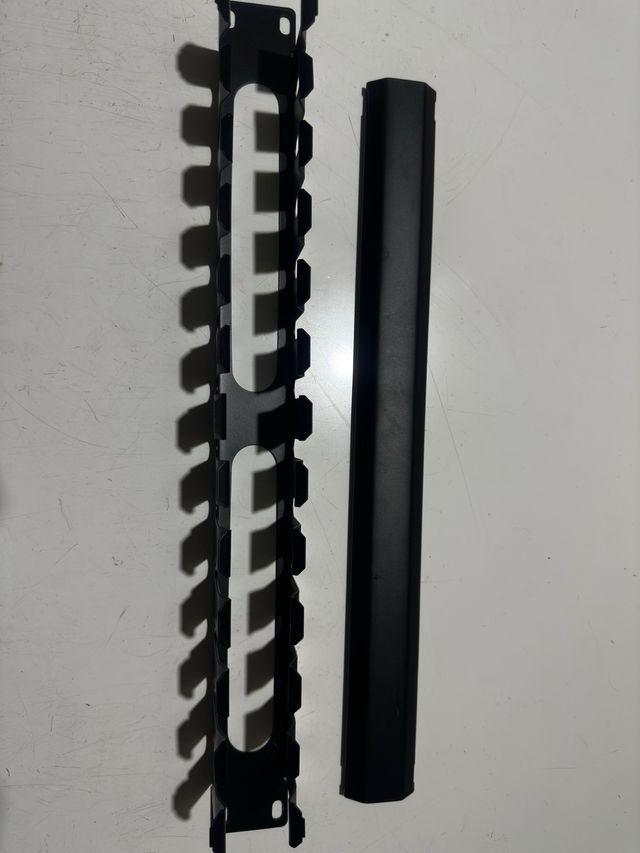 Pasahilos Rack 19 Negro