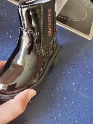 Botas Minnie Mouse niña Talla 24 charol