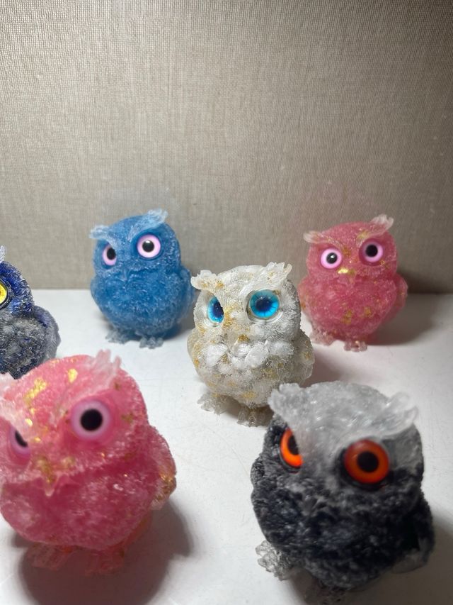 Búhos decorativos minerales