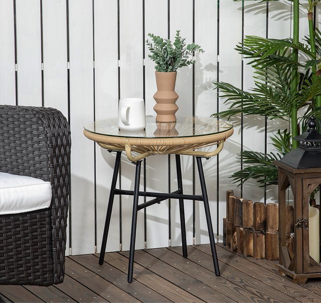Tavolo ausiliario in rattan e vetro