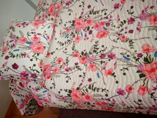 Colcha floral 197x260 cm, Clara Vidal.