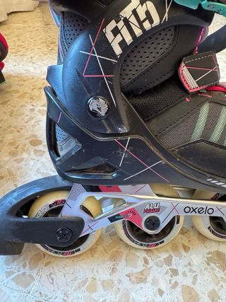 Patines Oxelo 4 ruedas talla 38-41 de Decatlón.