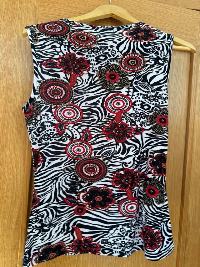 Camiseta sin mangas con lentejuelas