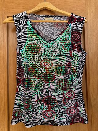 Camiseta sin mangas con lentejuelas