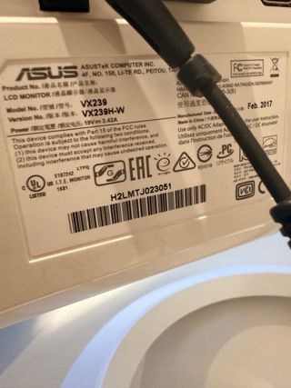 Monitor Asus Negro y Blanco