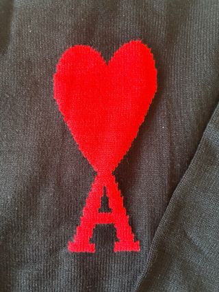 Maglione Ami Paris nero con cuore rosso