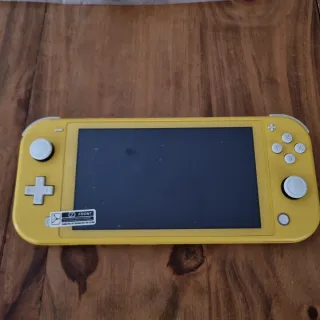 Nintendo Switch Lite Gialla