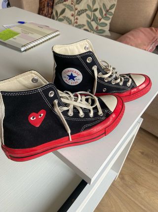 Converse Chuck Taylor All Star rojas y negras