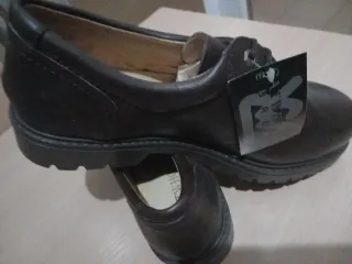 Zapatos marrones CATWHORD cordones