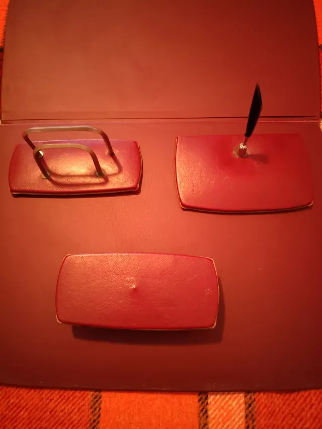 Set da scrivania in pelle bordeaux