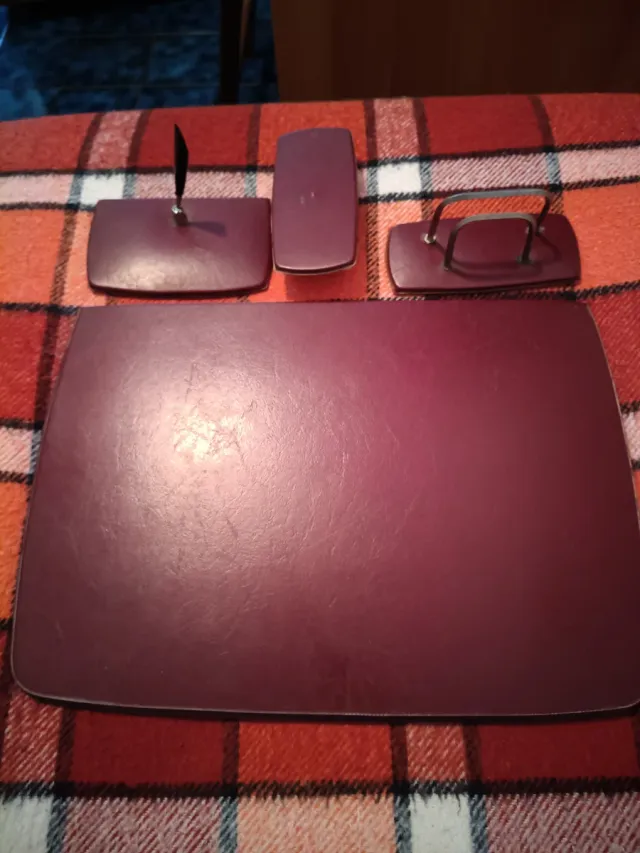Set da scrivania in pelle bordeaux