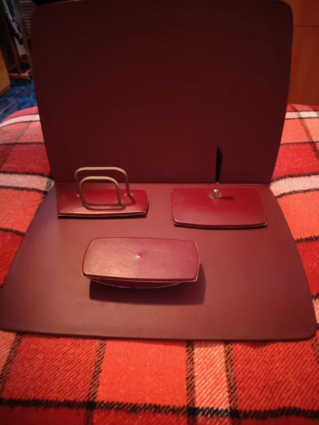 Set da scrivania in pelle bordeaux