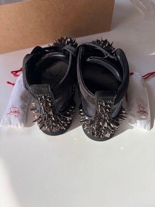 Christian Louboutin Zapatillas Negras Tachuelas