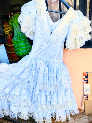 Traje Flamenca Blanco Elegante