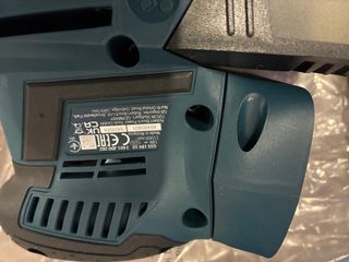 Lijadora orbital  bosch gss 18v-10 (Cuerpo solo)