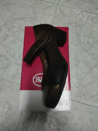 Zapatos de mujer nuevos