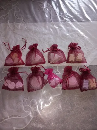 Sacchetti con gessetti profumati fatti a mano