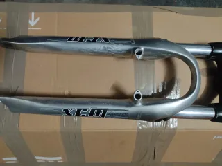 Horquilla Suntour XCM