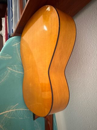 Guitarra Admira Malaga Auténtica con funda include