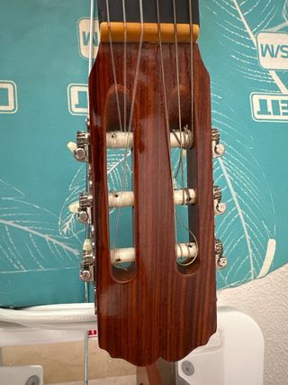 Guitarra Admira Malaga Auténtica con funda include