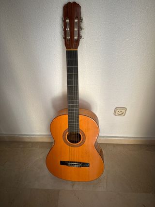 Guitarra Admira Malaga Auténtica con funda include