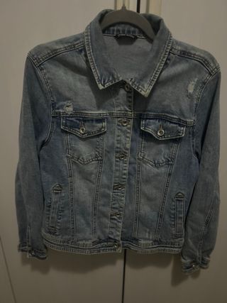 Chaqueta tejana desgastada