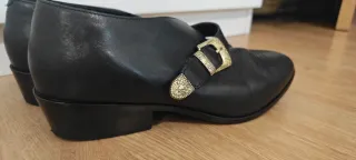 Zapatos de piel negros con hebilla