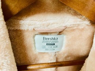 Chaqueta Bershka doble faz.Perfecta para primavera