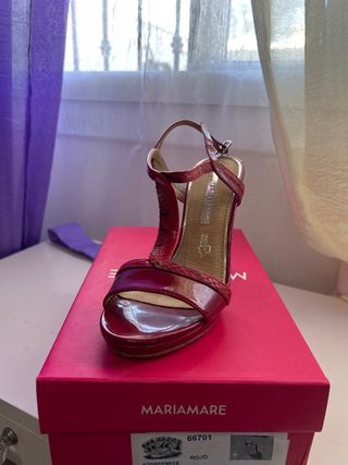 Zapato de tacón Mariamare rojo