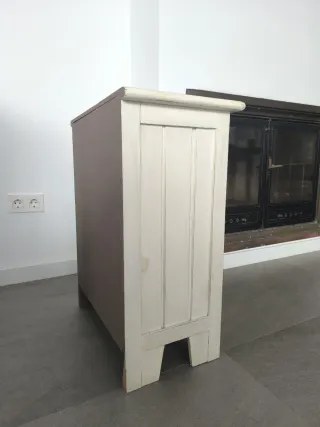 Mesita de noche madera pino