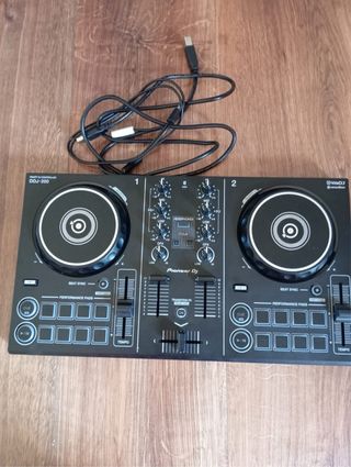 Controladora DJ Pioneer DDJ-200 Negra