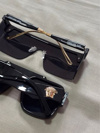 Gafas de Sol Negras y Doradas