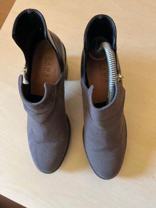 Botines grises y negros con tacón, cómodas 2 usos