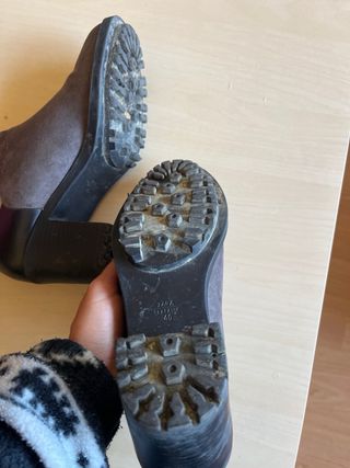 Botines grises y negros con tacón, cómodas 2 usos