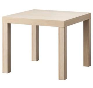 Tavoli ausiliari Lack di Ikea quadrati in betulla
