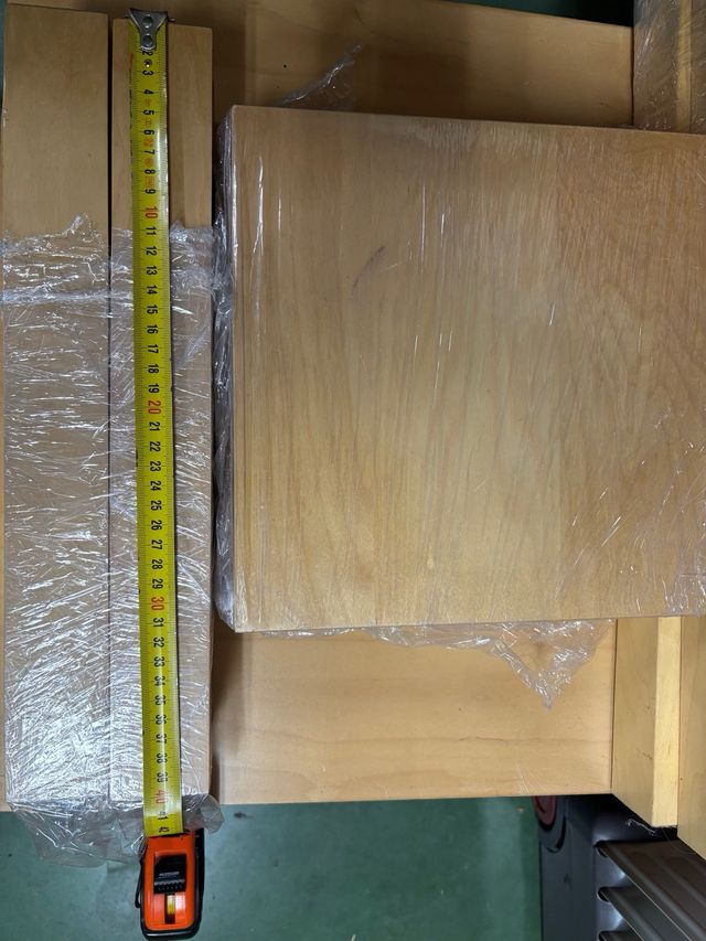 Tavoli ausiliari Lack di Ikea quadrati in betulla