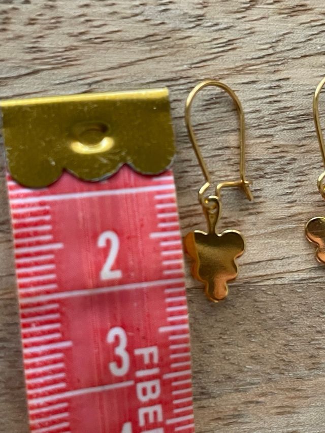 Pendientes racimo uvas dorado