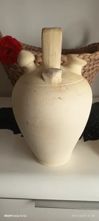 Botijo de barro andaluz