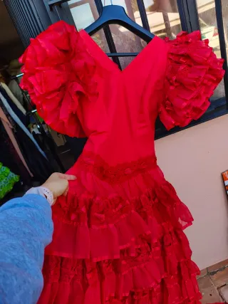 Traje de flamenca rojo abullonado