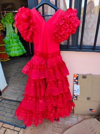 Traje de flamenca rojo abullonado