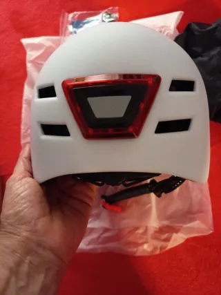 Casco Patinete Adulto con Luces LED delanteras y t