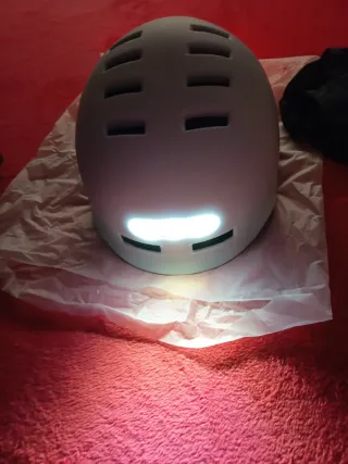 Casco Patinete Adulto con Luces LED delanteras y t