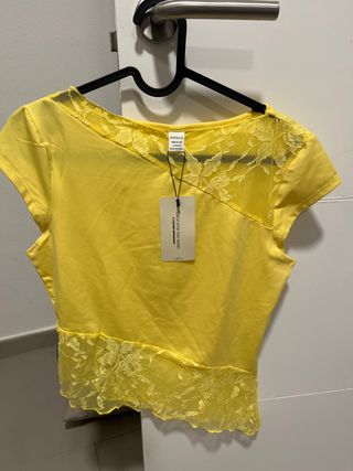 Camiseta POEMELLE encaje amarilla Talla S